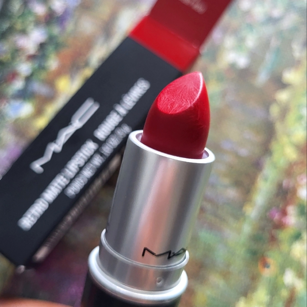 MAC Retro Matte Lipstick - Ruby Woo 707 NWT